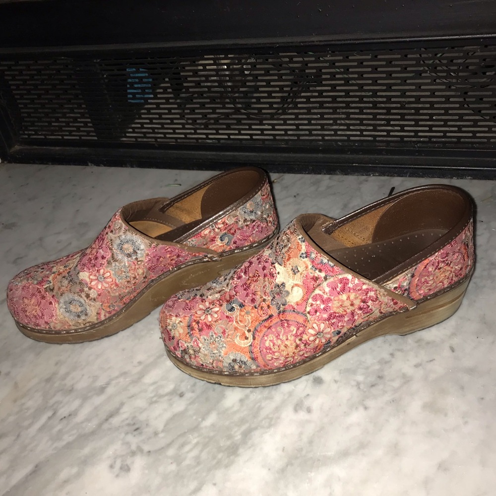Women dress shoes